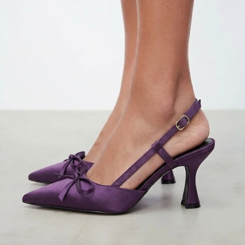 Slip Dress Satin - Elegante paarse satijnen pumps met spitse